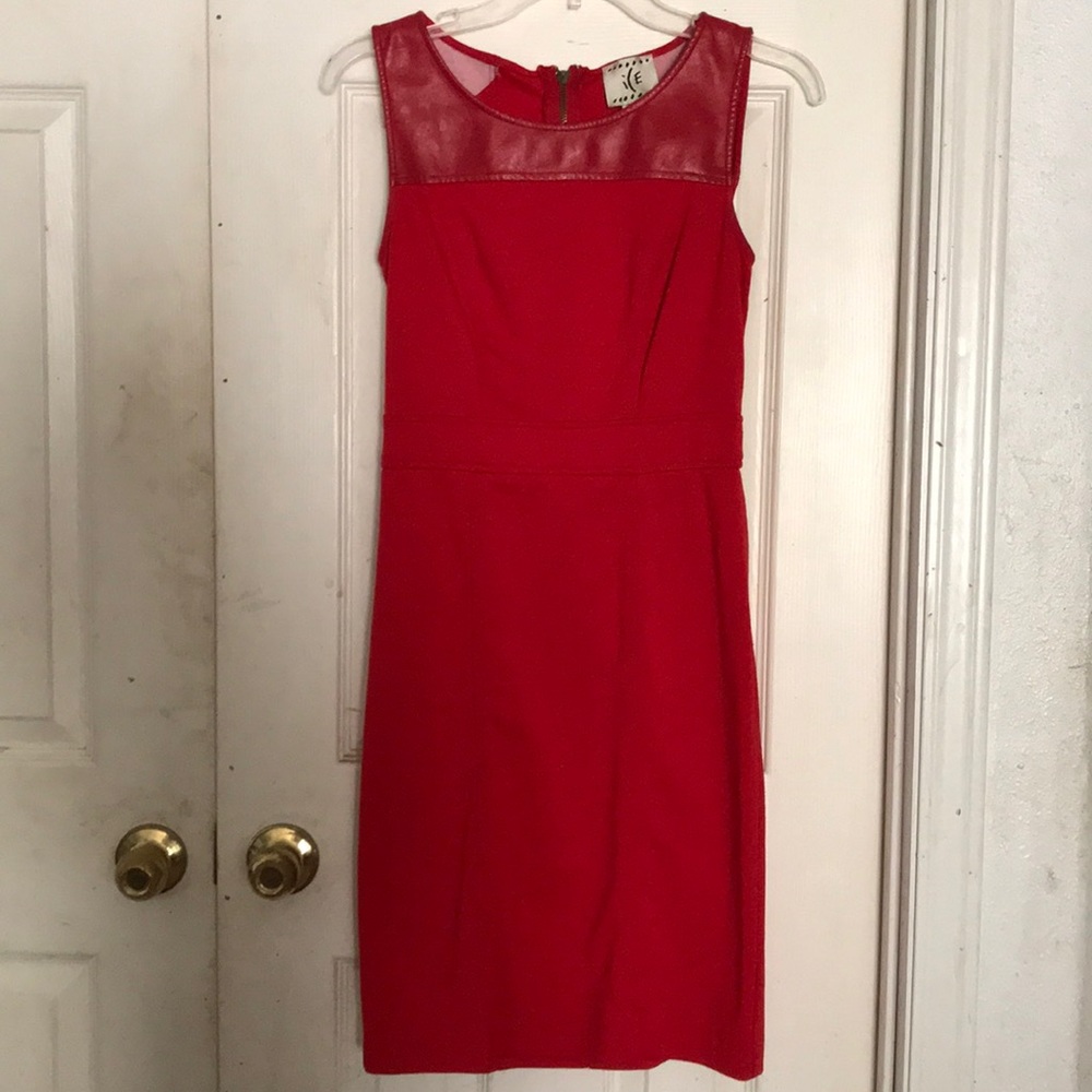 Red elegant sleeveless dress